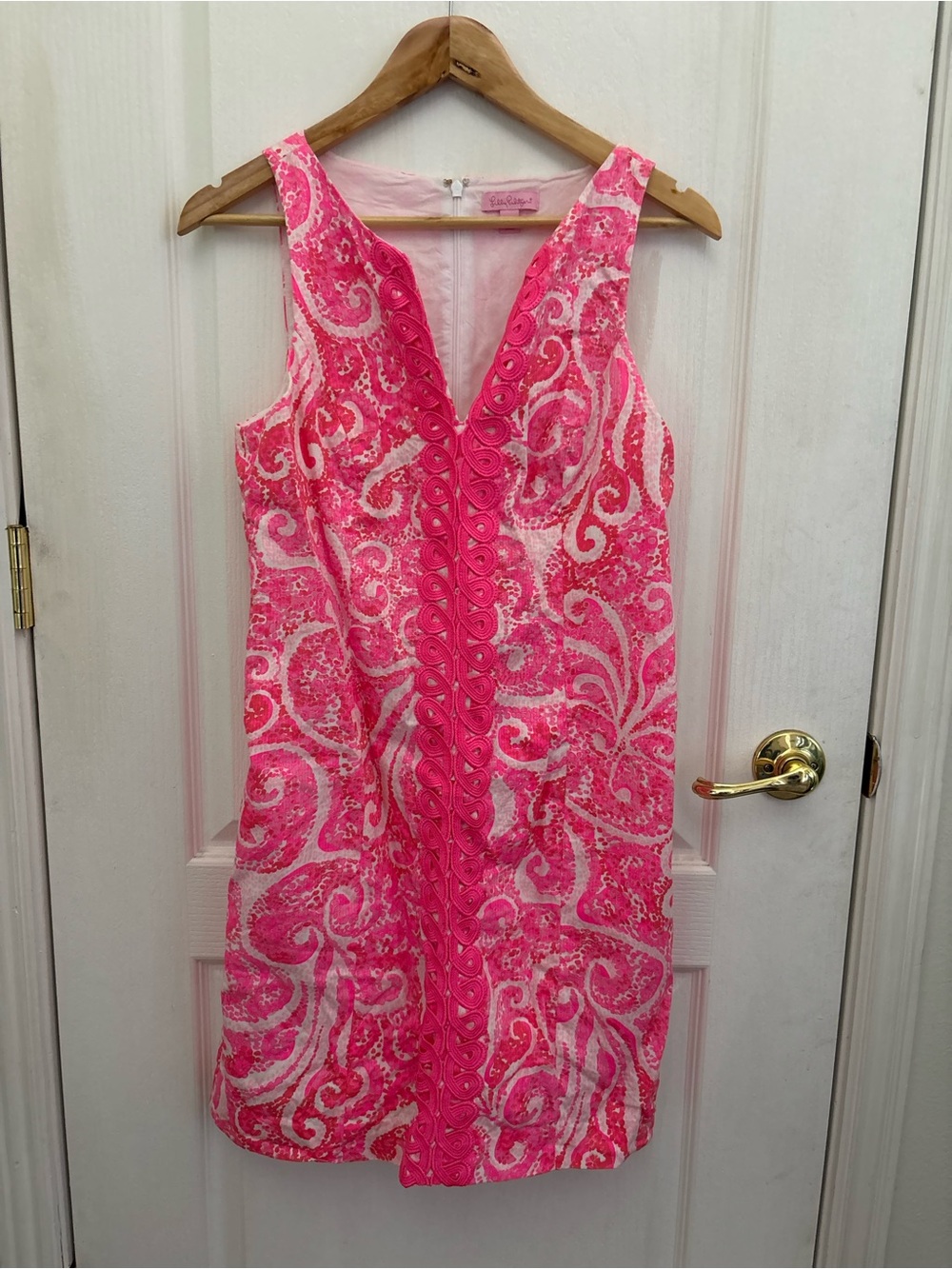 Lilly Pulitzer Hot Pink Paisley V-Neck Shift Woman’s 6 Dress